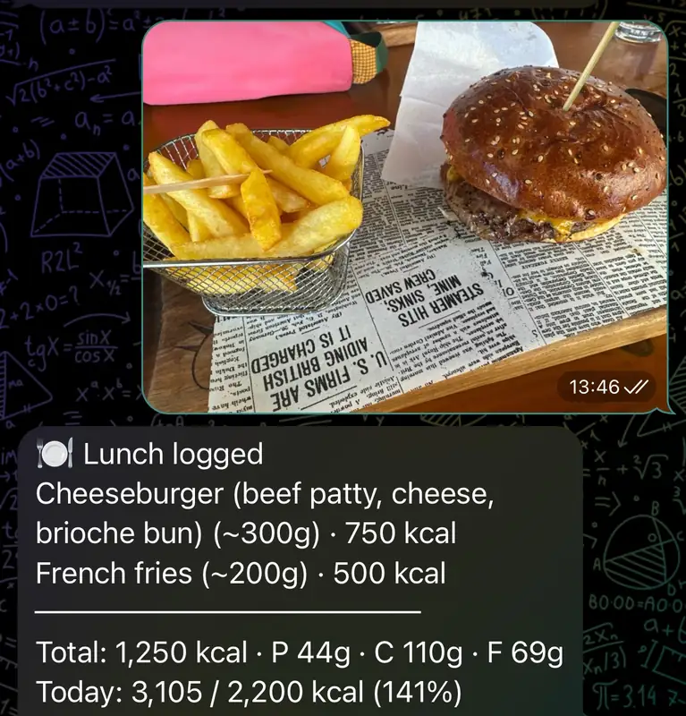 Obrok's reply in Telegram: the meal photo followed by its calorie and protein, carbs and fat breakdown